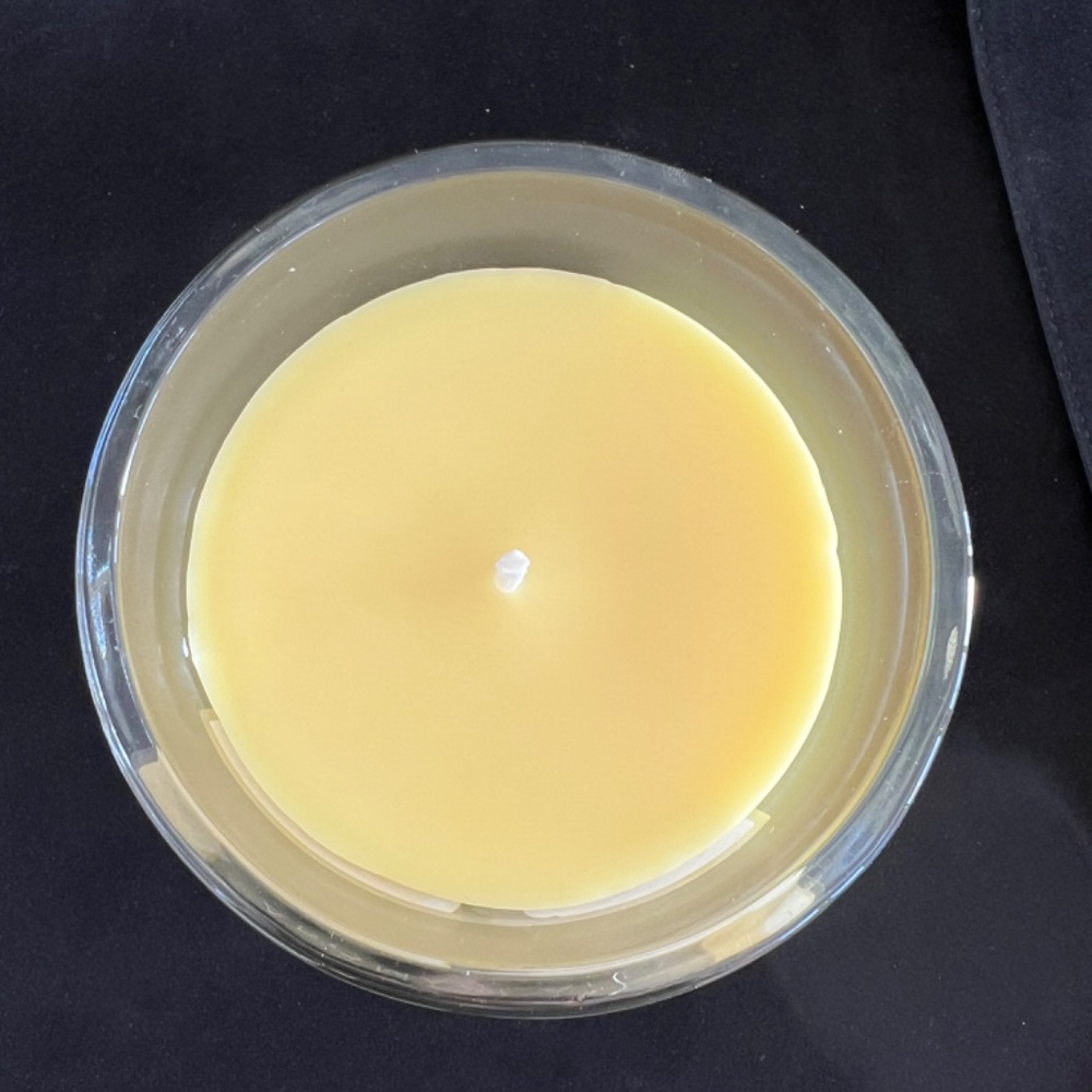 🎉Host Pick🎉 Chesapeake Bay Lemon + Powdered Sugar Candle 11.5oz - Picture 5 of 9